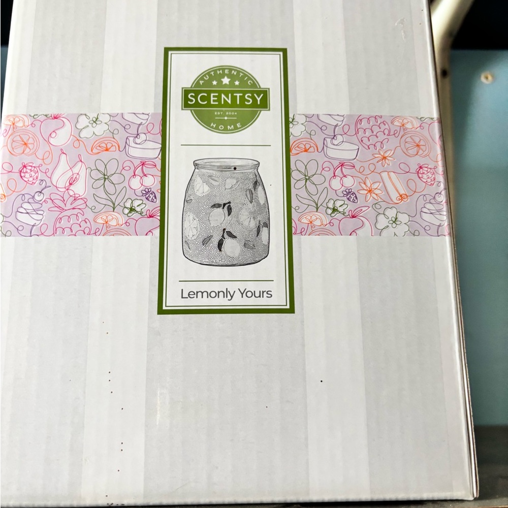 Scentsy Lemonly Yours Candle Holder with Pink and Green Accents